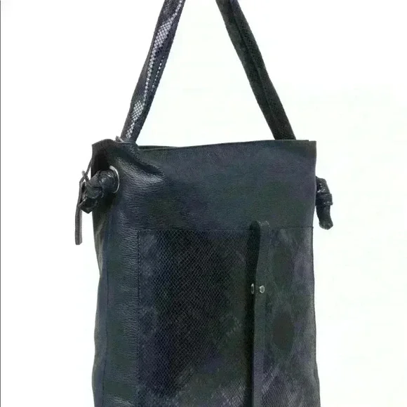 Persaman Snake Embossed Shoulder Bag - Picture 3 of 9
